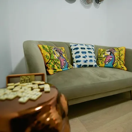 Apartment M *